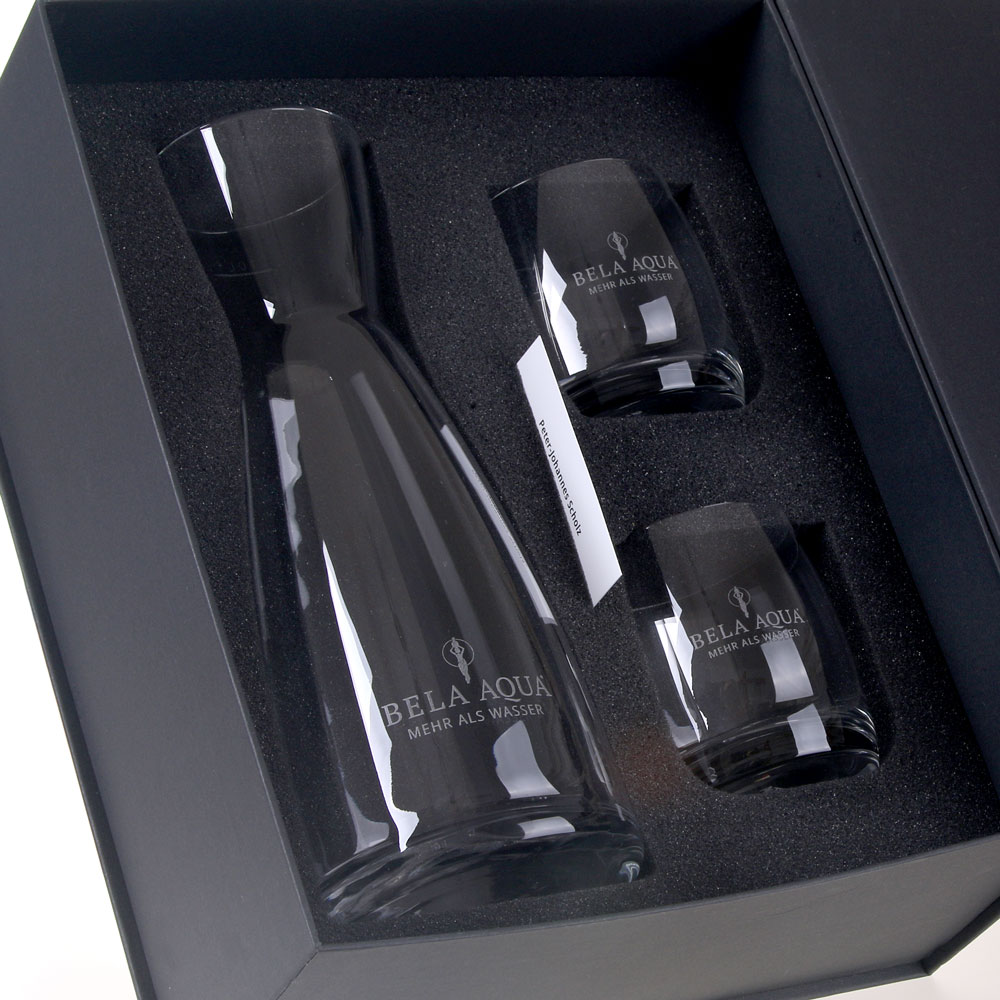 Bela Aqua Geschenkbox - Kristallgläser und Karaffen mit Gravur